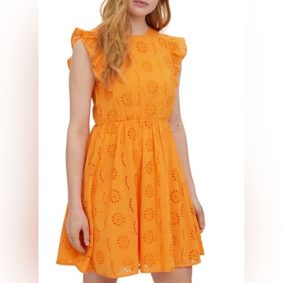 NWT Vero Moda Eyelet Ruffle Dress with Open Back - Picture 1 of 8